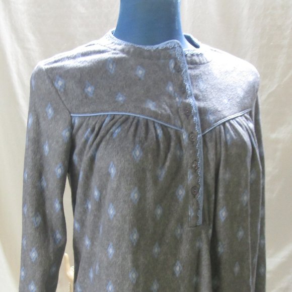 warm and cozy long nightgown size med - Picture 6 of 9